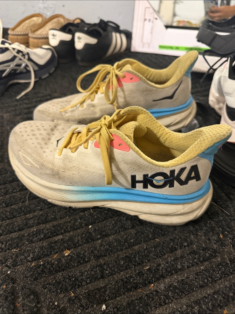 HOKA Sneakers